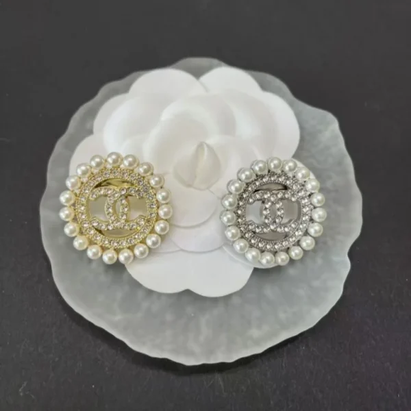 CC- Surrounded by pearls With Diamonds 30MM*30MM