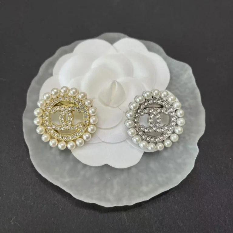 CC- Surrounded by pearls With Diamonds 30MM*30MM
