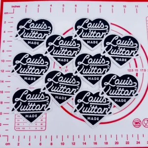 Mid(Iron-on) L- Black Love Shape Patches