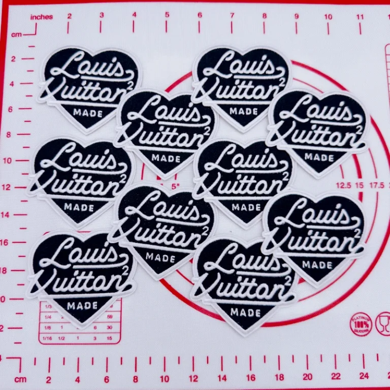 Mid(Iron-on) L- Black Love Shape Patches