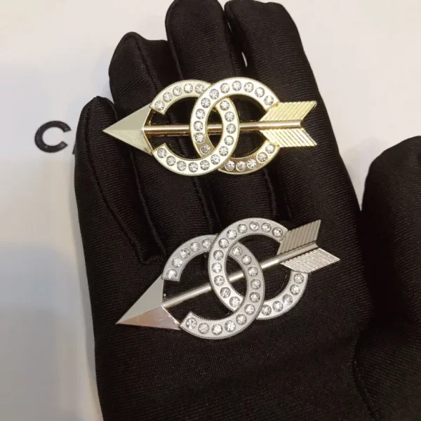 CC-Archery shape With Diamond 58MM*26MM