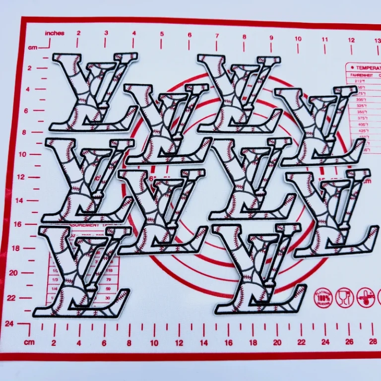 Mid(Iron-on) L- White With Patterns Patches