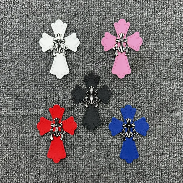 Leather and metal cross, 7.5 * 5CM