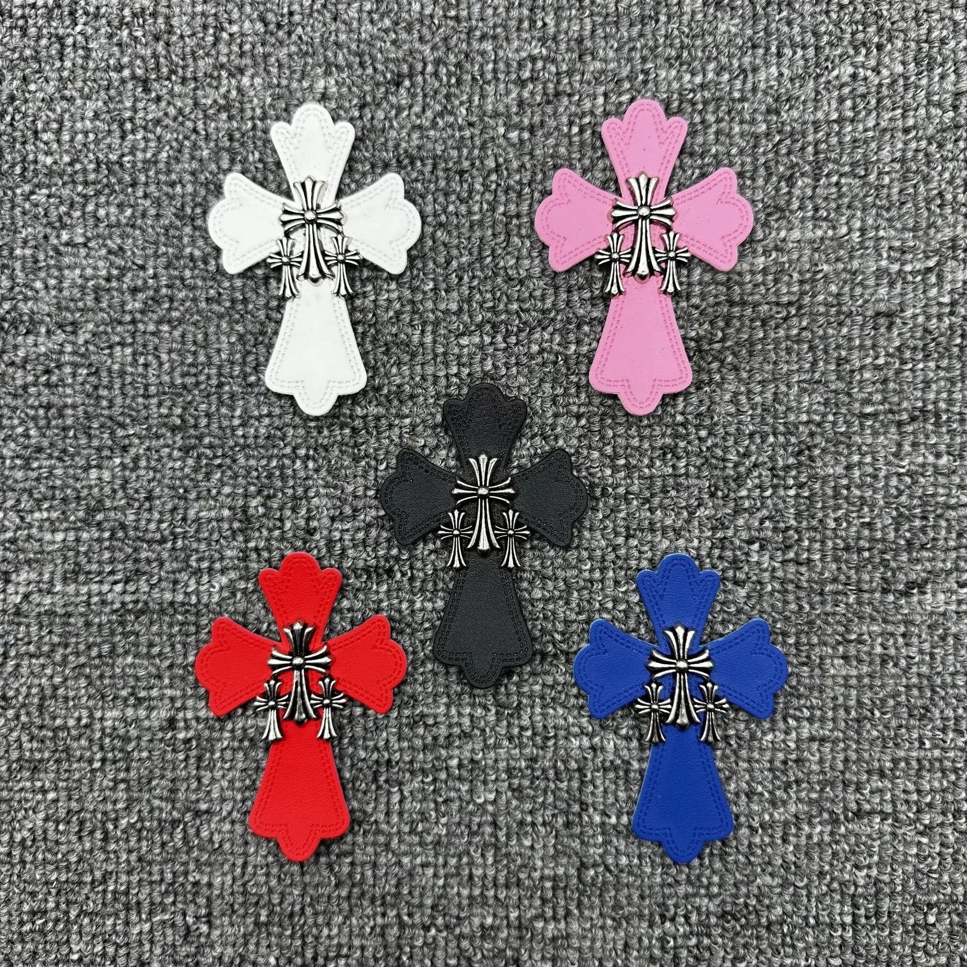 Leather and metal cross, 7.5 * 5CM