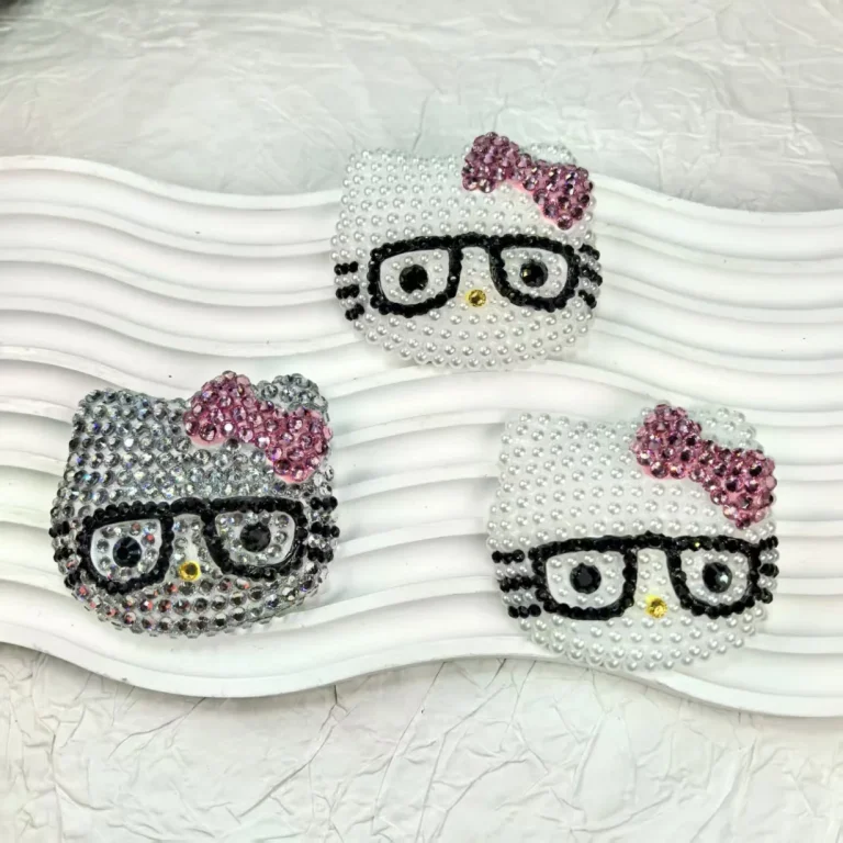 HK With diamonds and pearls wear glasses 64MM*57MM
