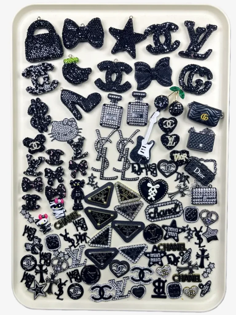 50-100Pcs Mix Black Lux Charms