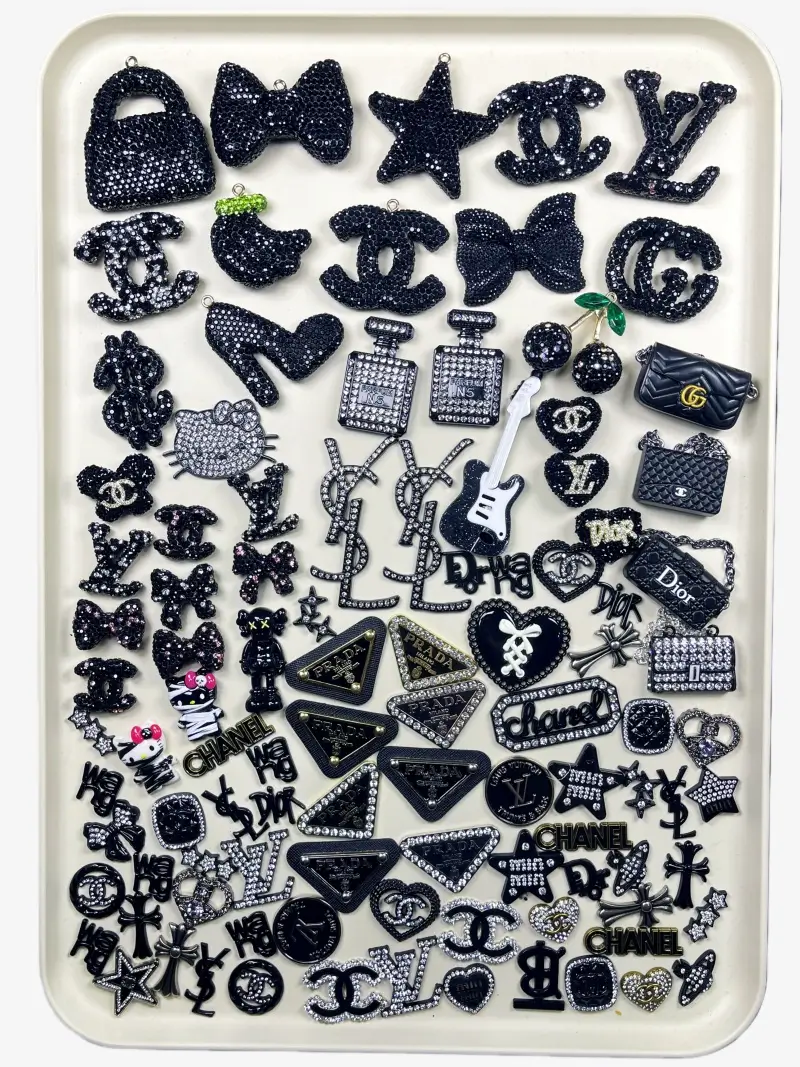50-100Pcs Mix Black Lux Charms