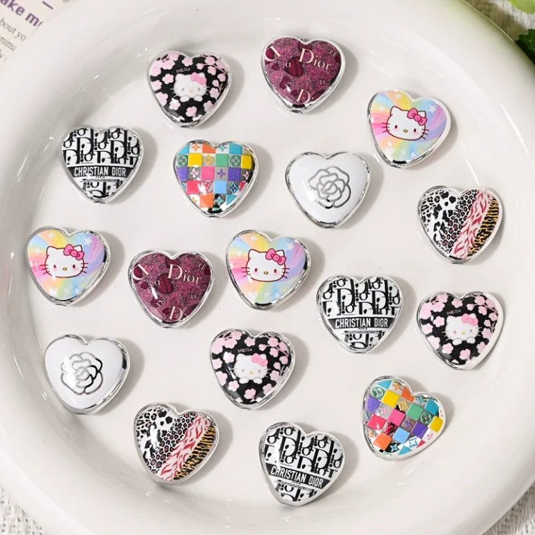 10PCS per bag of small heart-shaped 3D designer mix charms, suitable for pen and junkcase 22MM*22MM 1