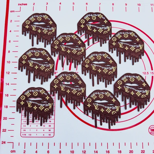 Mid(Iron-on) L-Coffee Lips Shape Patches