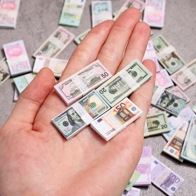 A wad of Simulation Cash 28MM*15MM