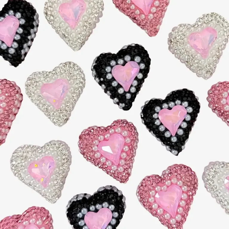 Sparkling Rhinestone Heart with Rhinestone, Junk Phone Case Charms - Luxury Designer DIY Decorative Accessories, Resin Charms (28.06mm*27.51mm）