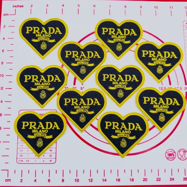 Mid(Iron-on) P-Gold And Black Love Shape Patches