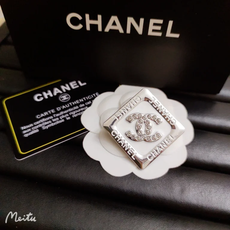 C-Double C Square with letters around it With diamonds 35MM*35MM