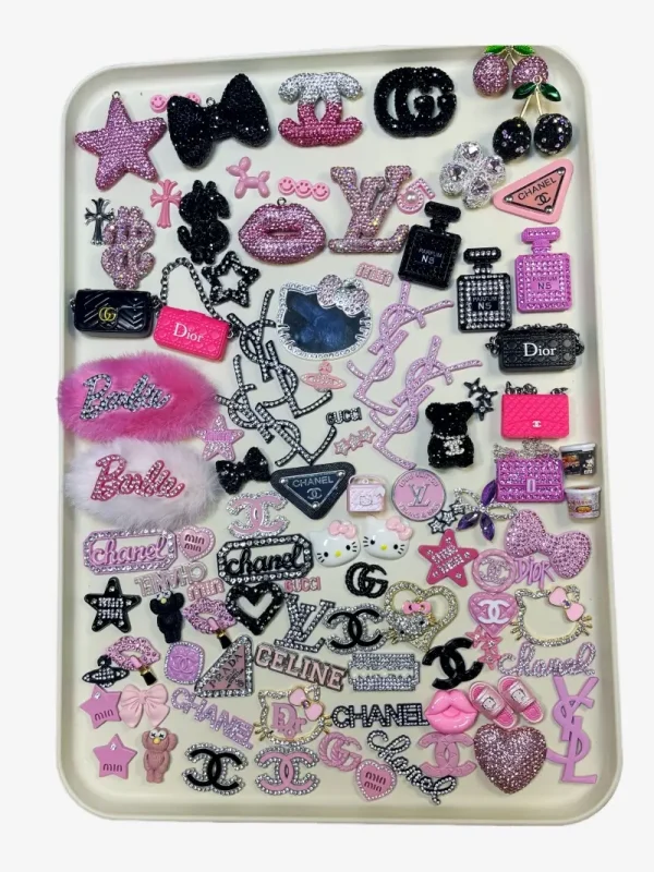 50-100Pcs Mix Pink-Black Lux Charms