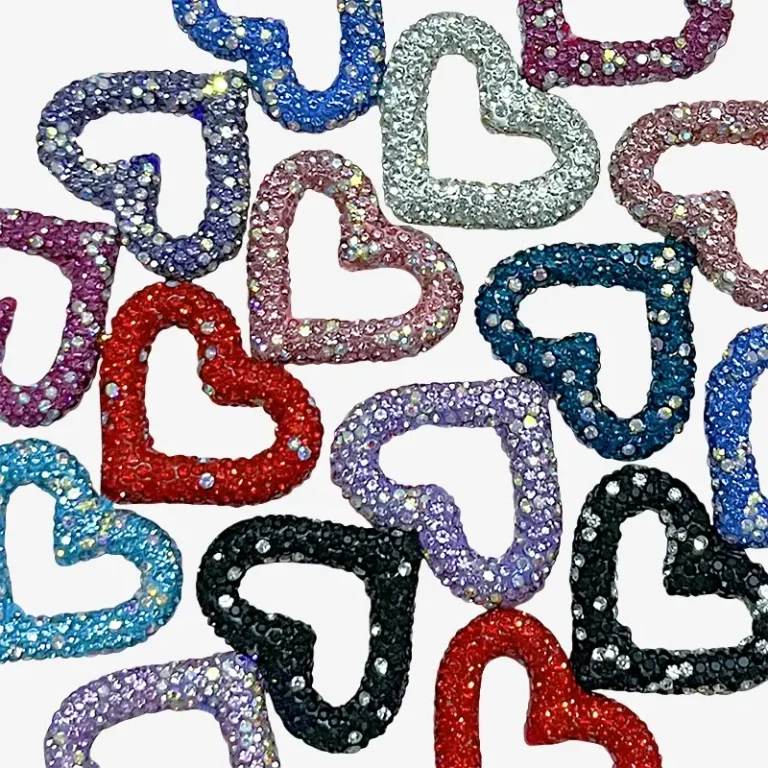 Hollowed - Out Heart with Rhinestone, Junk Phone Case Charms - Luxury Designer DIY Decorative Accessories, Resin Charms (33.53mm*27.47mm）