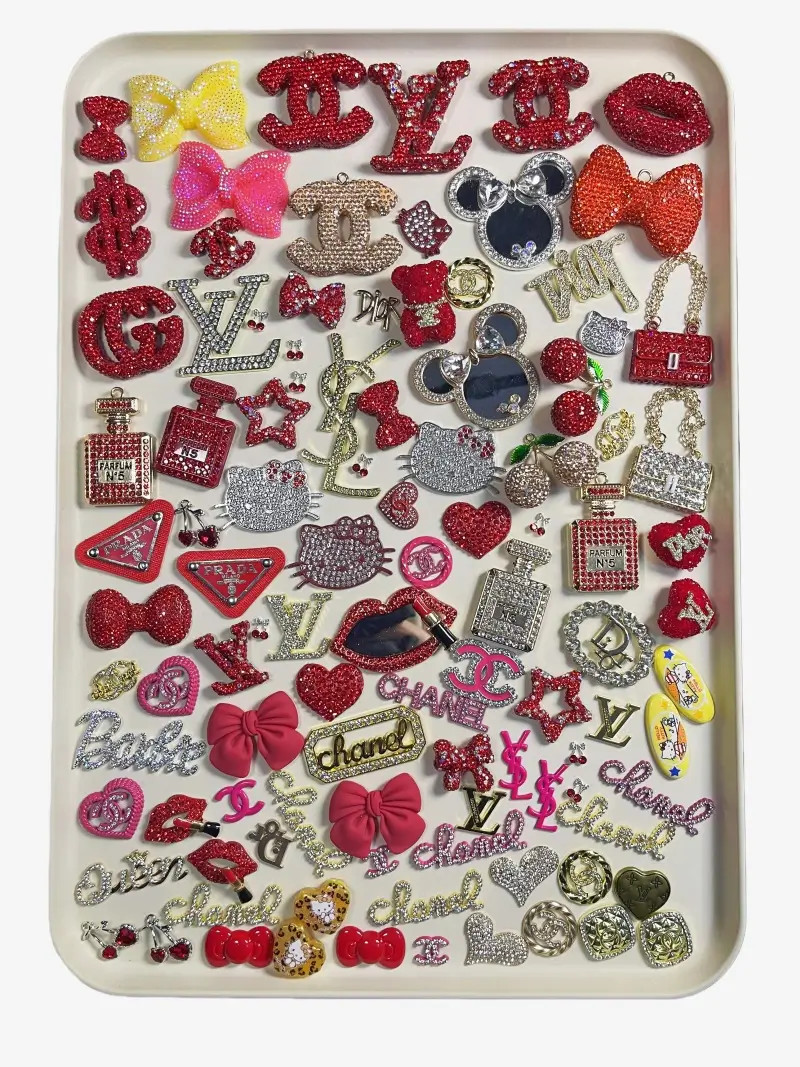 50-100Pcs Mix Red-Gold Lux Charms